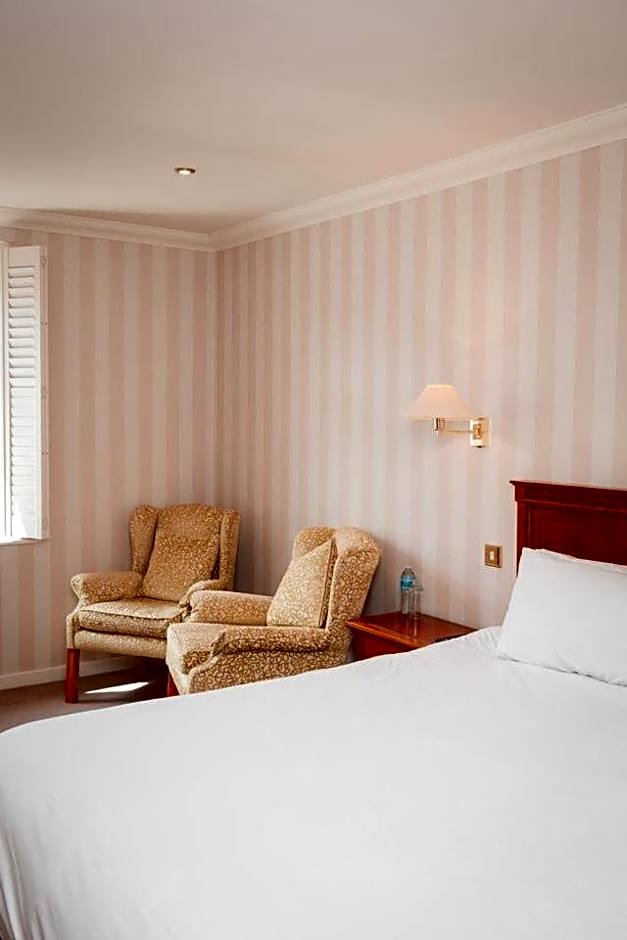 Lakeside Hotel and Spa