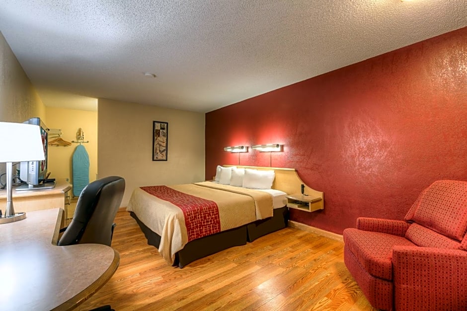 Red Roof Inn Tulsa