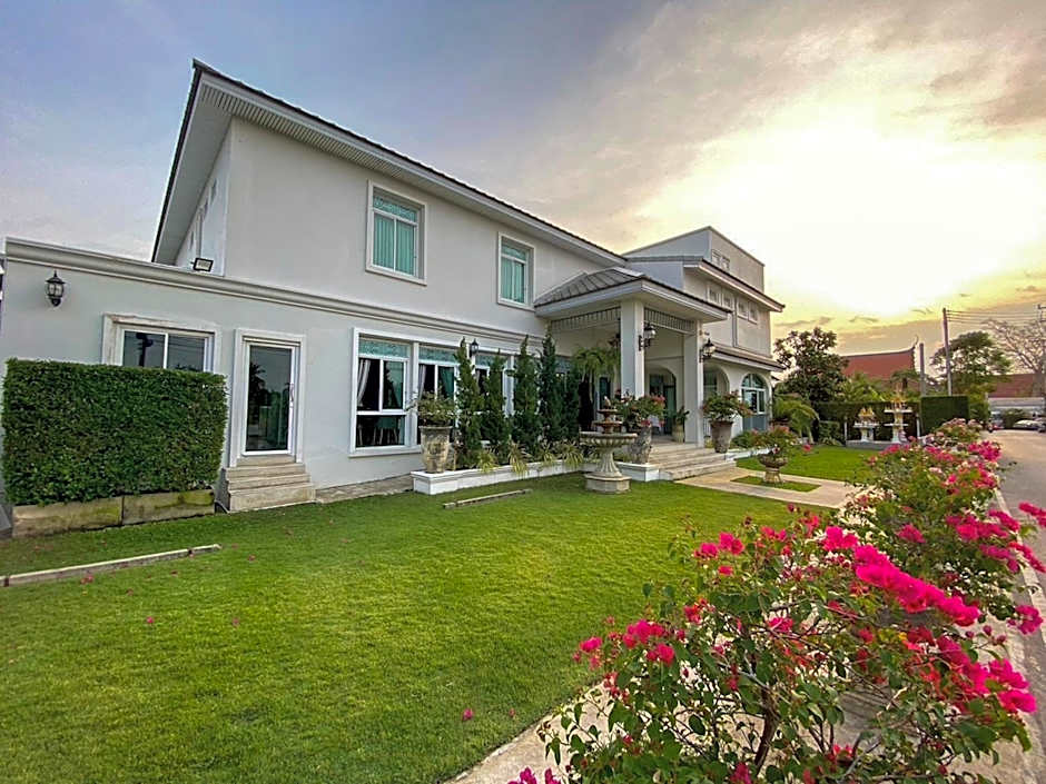 Villa Amphawa