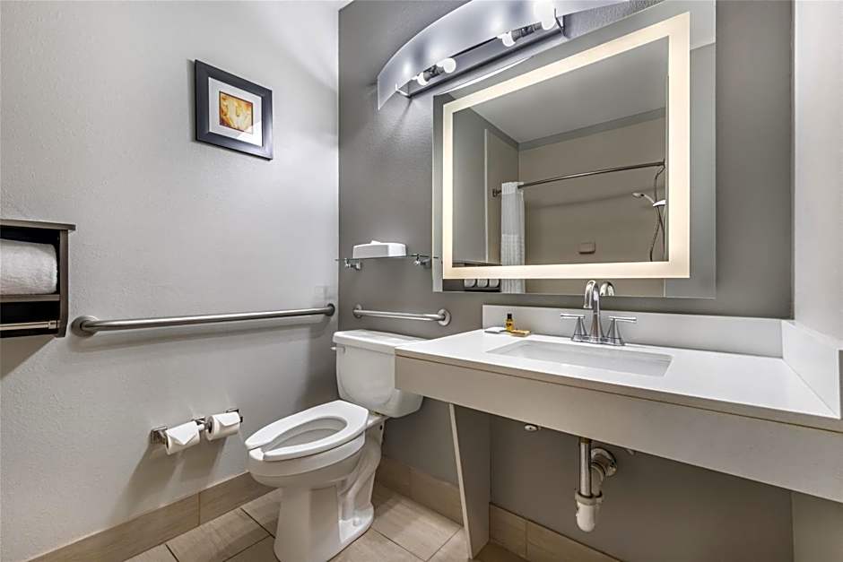 Best Western Plus Liberal Hotel & Suites