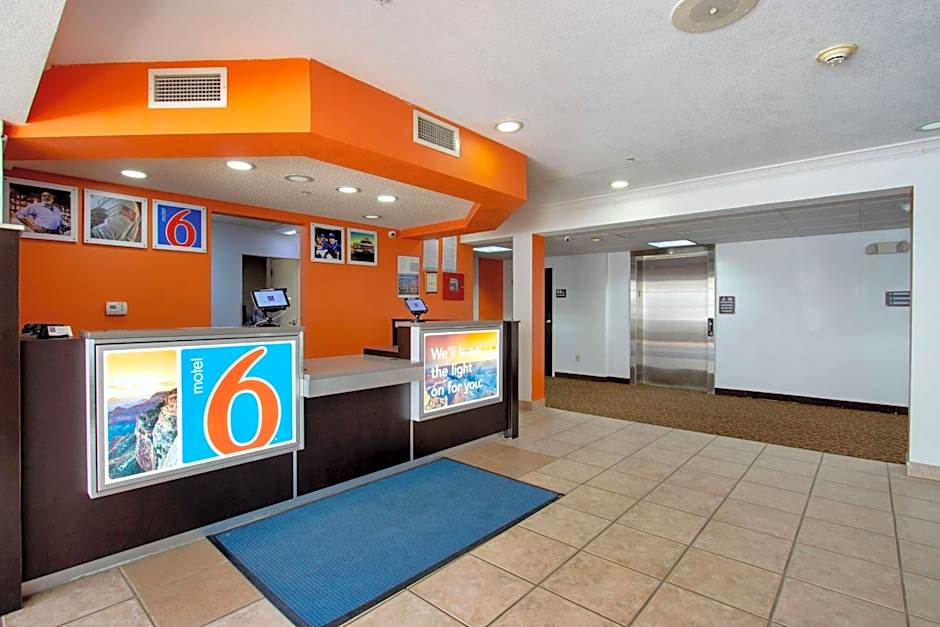 Motel 6-El Paso, TX - Southeast