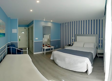 Triple Room with Pool View