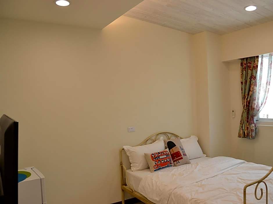 43&13 Room Store B&B