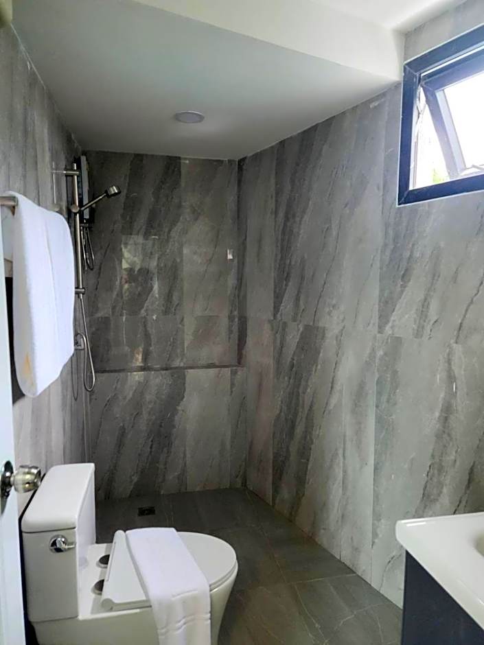 iCheck inn Darisa Patong