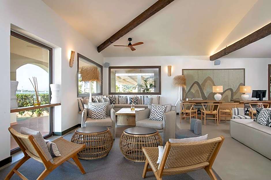 Mangia's Santa Teresa Sardinia, Curio Collection by Hilton