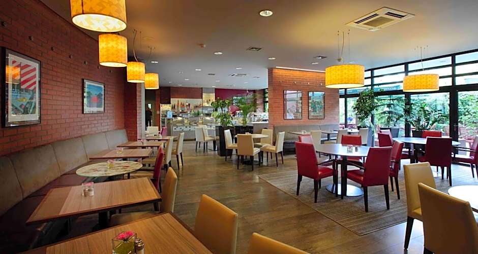Expo Hotel