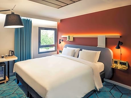 Privilege Room with view of St-Félix canal and 1 double bed