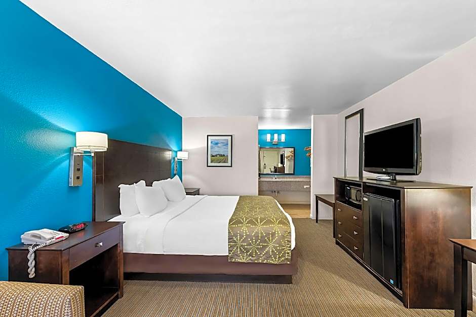 Best Western Delhi Inn
