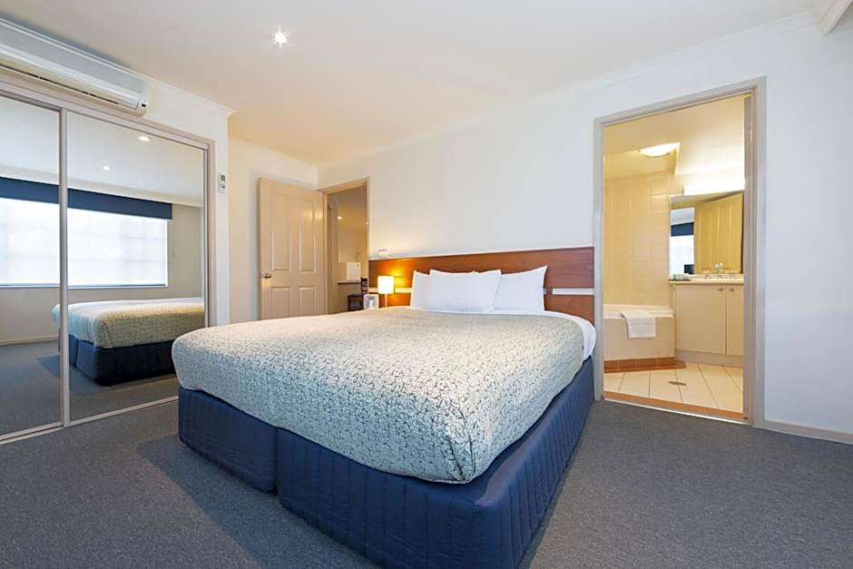 Canberra Parklands Central Apartment Hotel