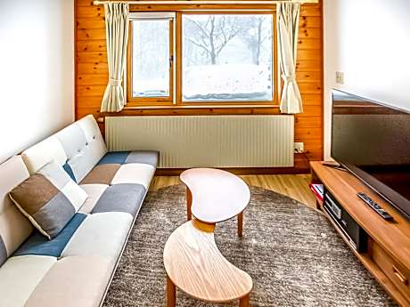 Two-Bedroom Apartment with One Private Bathroom E1
