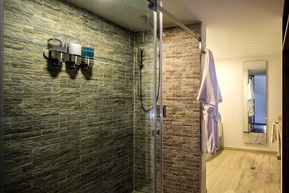 Flow Condesa - Adults Only