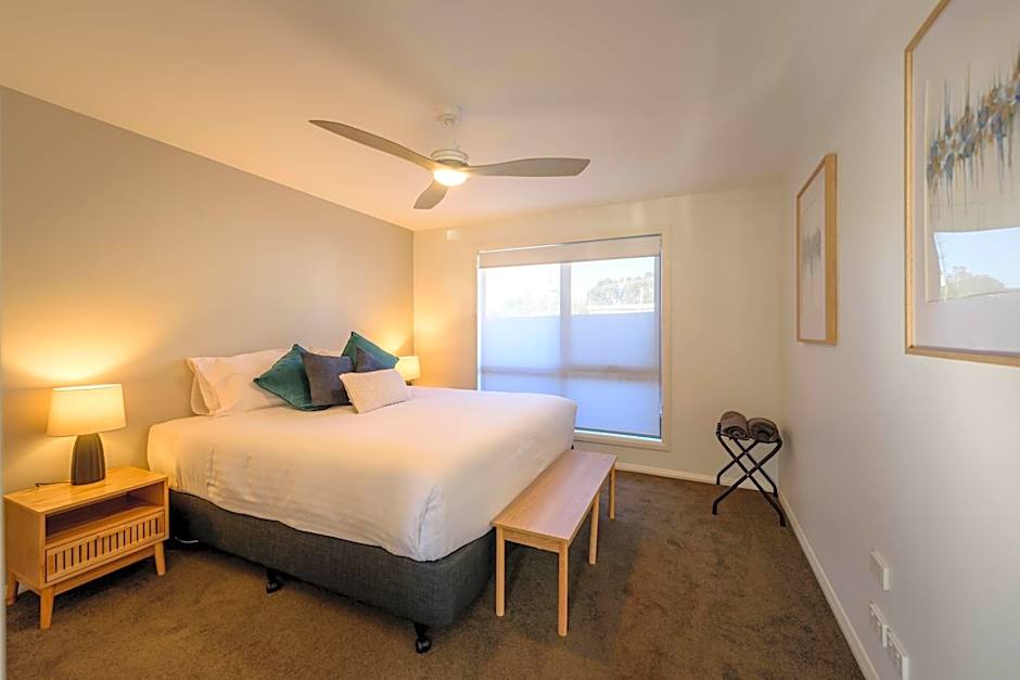 Georges Bay Apartments
