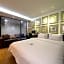Avenue Hotel