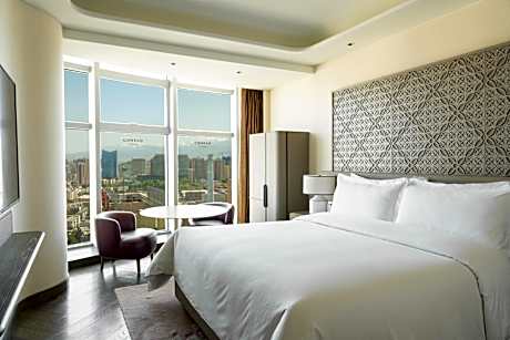 Executive King Room with Mountain View