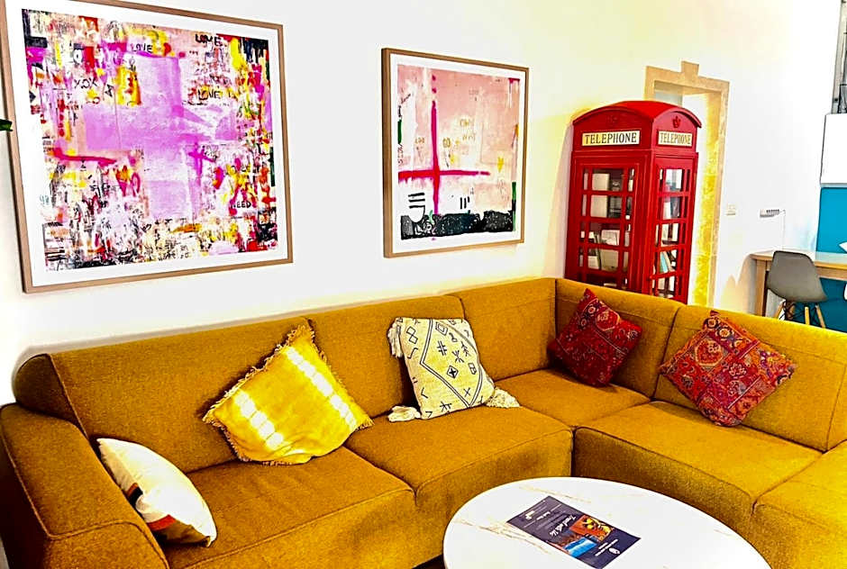 Follow the Sun Boutique Hostel - Pool, Breakfast & Sea Views