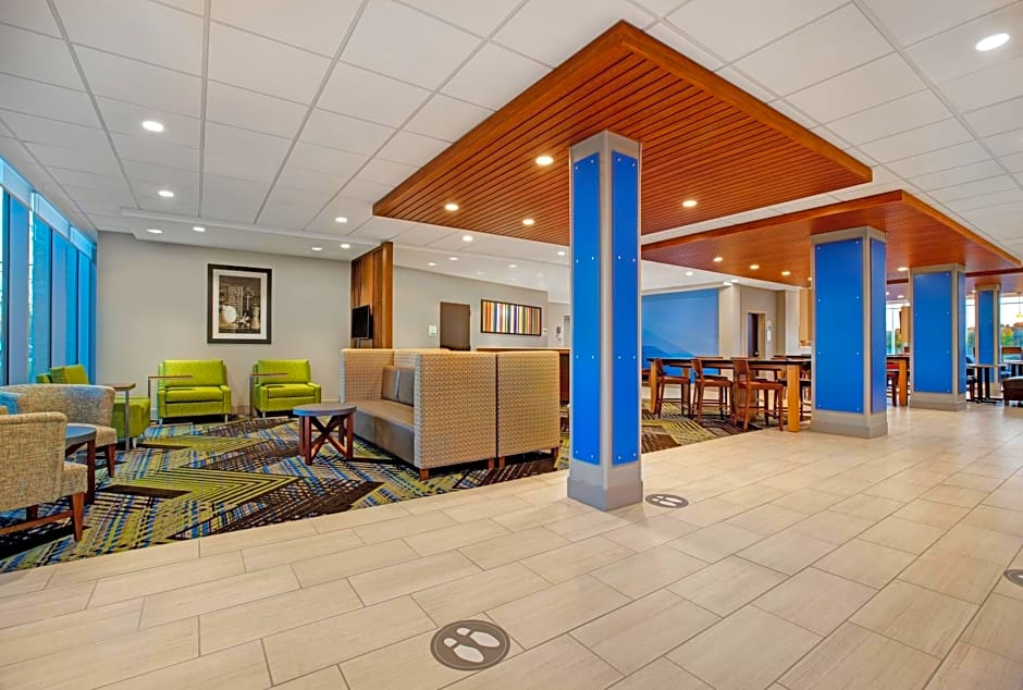 Holiday Inn Express & Suites - Milwaukee - Brookfield