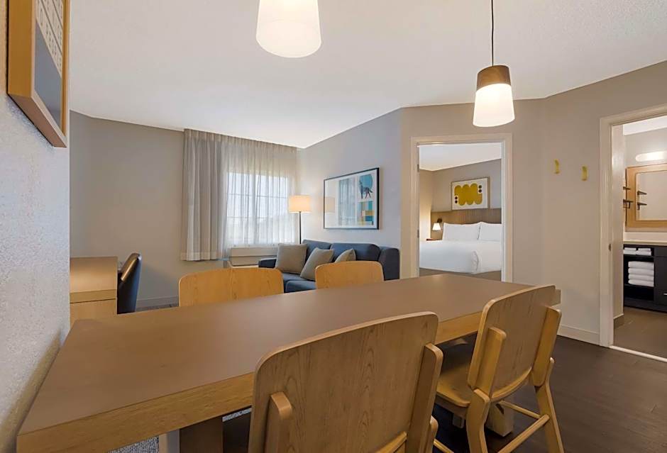 Sonesta Simply Suites Baltimore BWI Airport