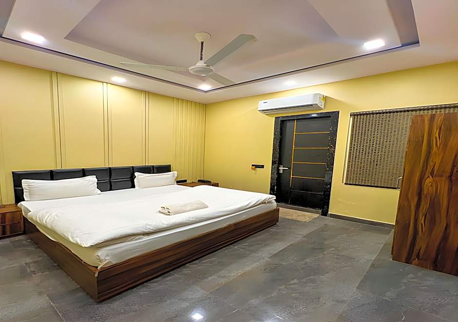 Hotel Gsm – Vrindavan, NC