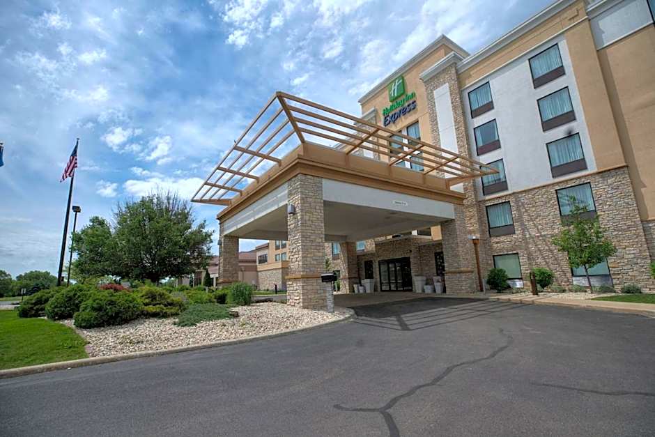 Holiday Inn Express Janesville-I-90 & US Highway 14 By IHG