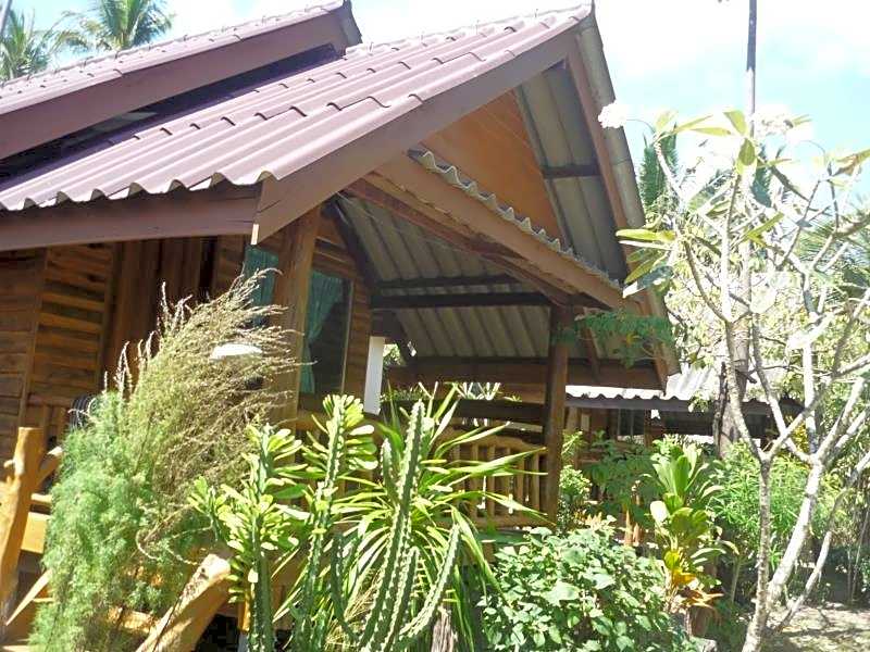 Pasai Beach Lodge
