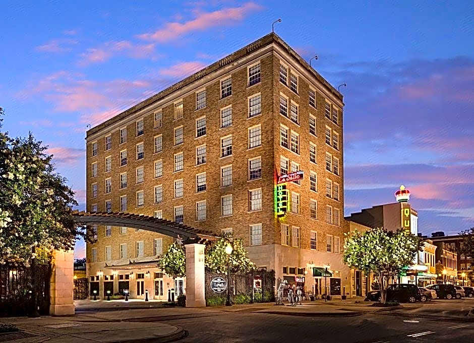 LaSalle Boutique Hotel and The Downtown Elixir and Spirits
