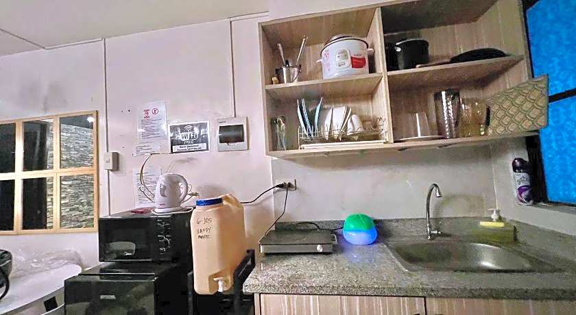 UNO'S Place with Karaoke,Wifi,Netflix and Balcony