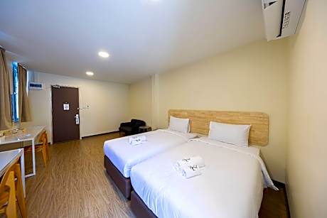 Premier Room with 2 Twin Beds and Balcony