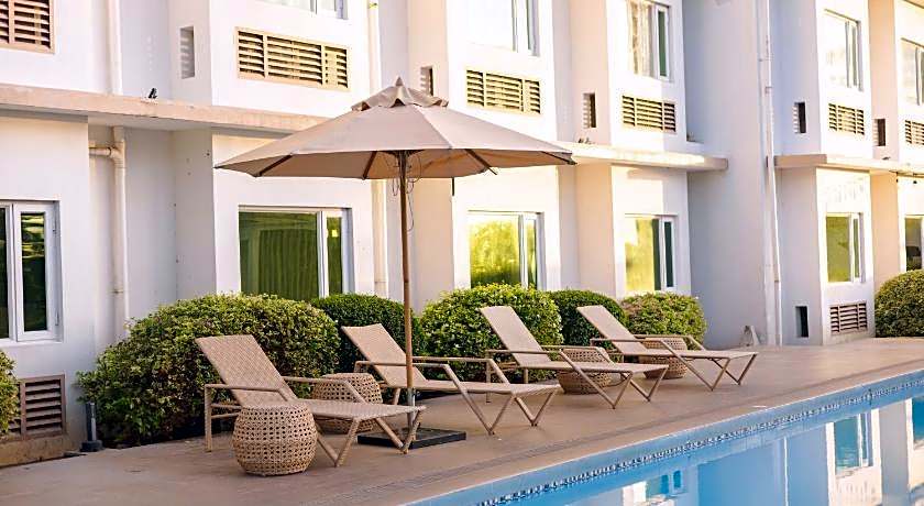Microtel by Wyndham South Forbes near Nuvali