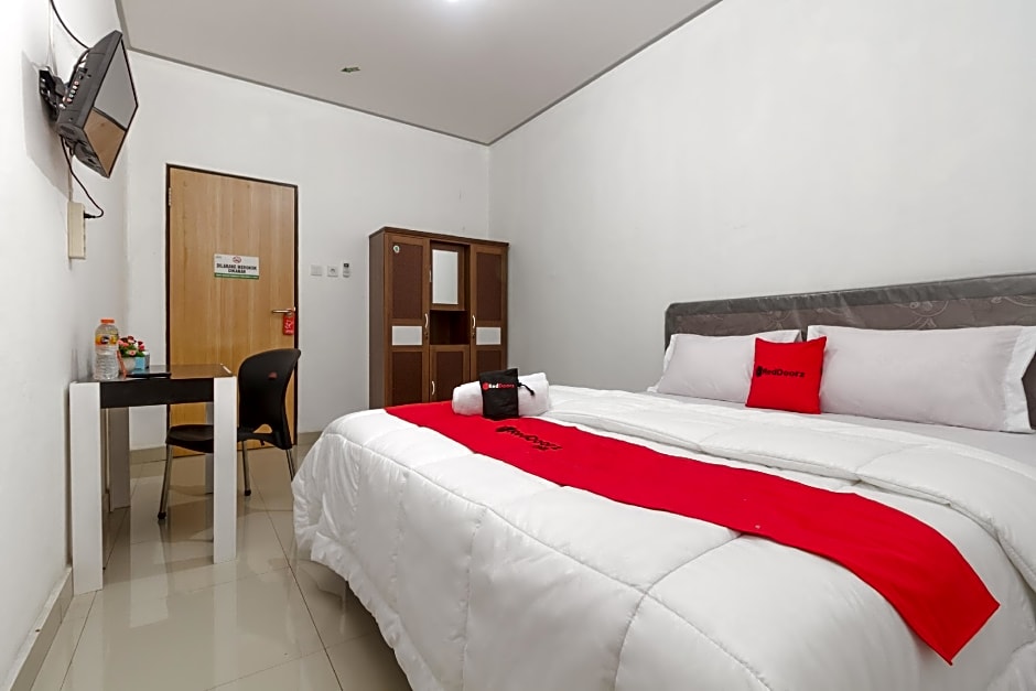 RedDoorz Syariah near RSU Suaka Insan Banjarmasin