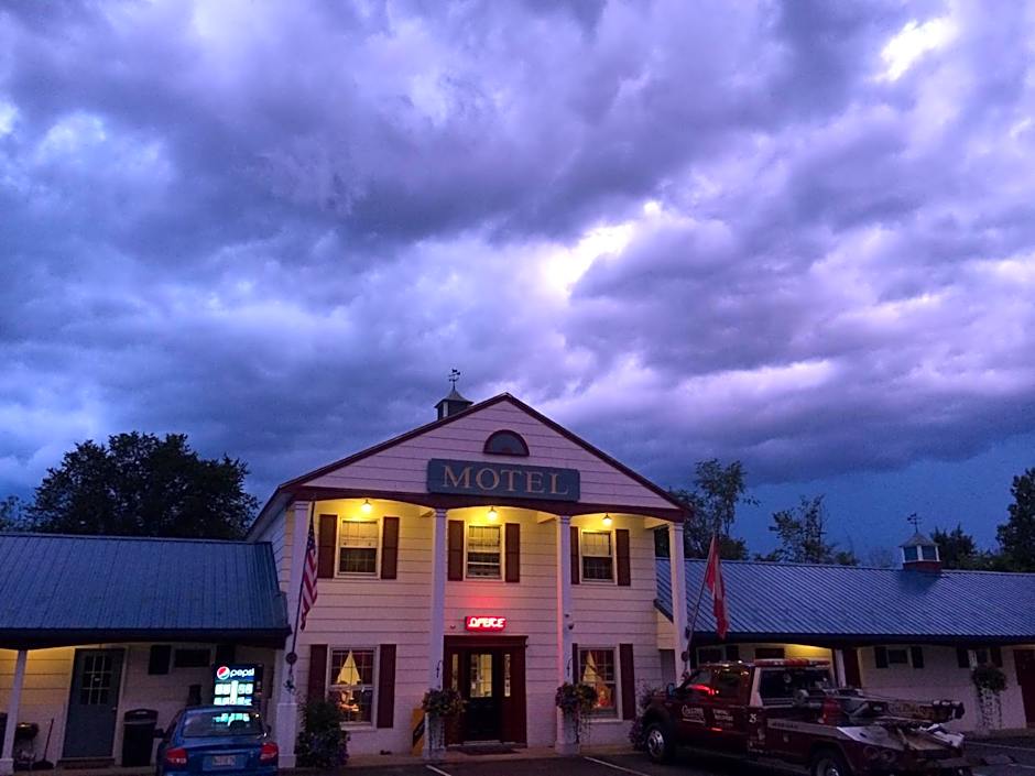 Colonial Valley Motel