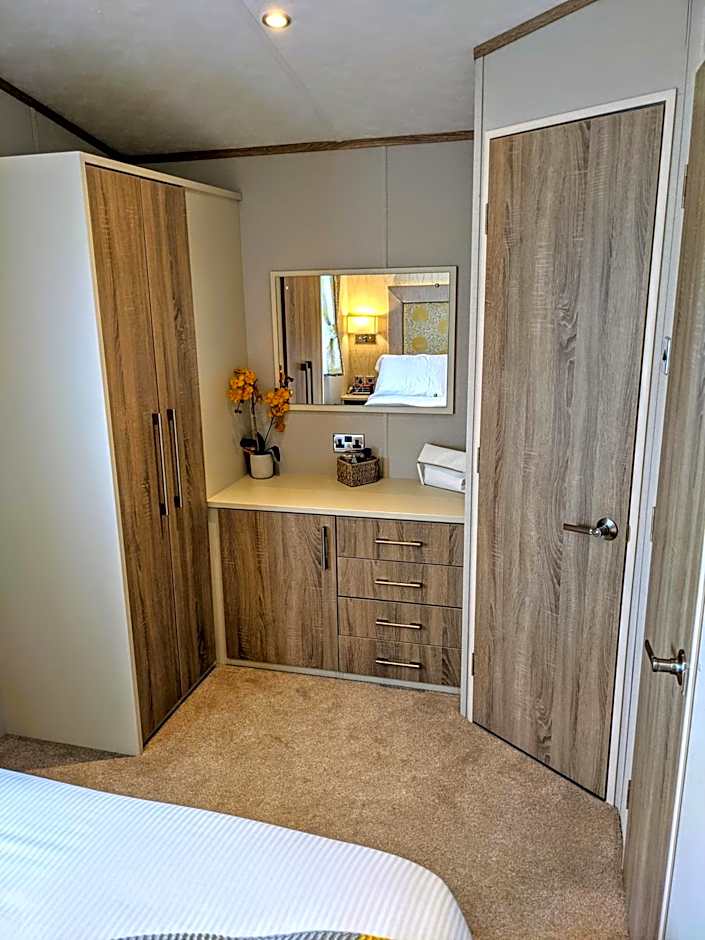 Tattershall Lakes - Merlin Point