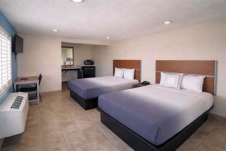 Super 8 by Wyndham Bakersfield CA Near Airport