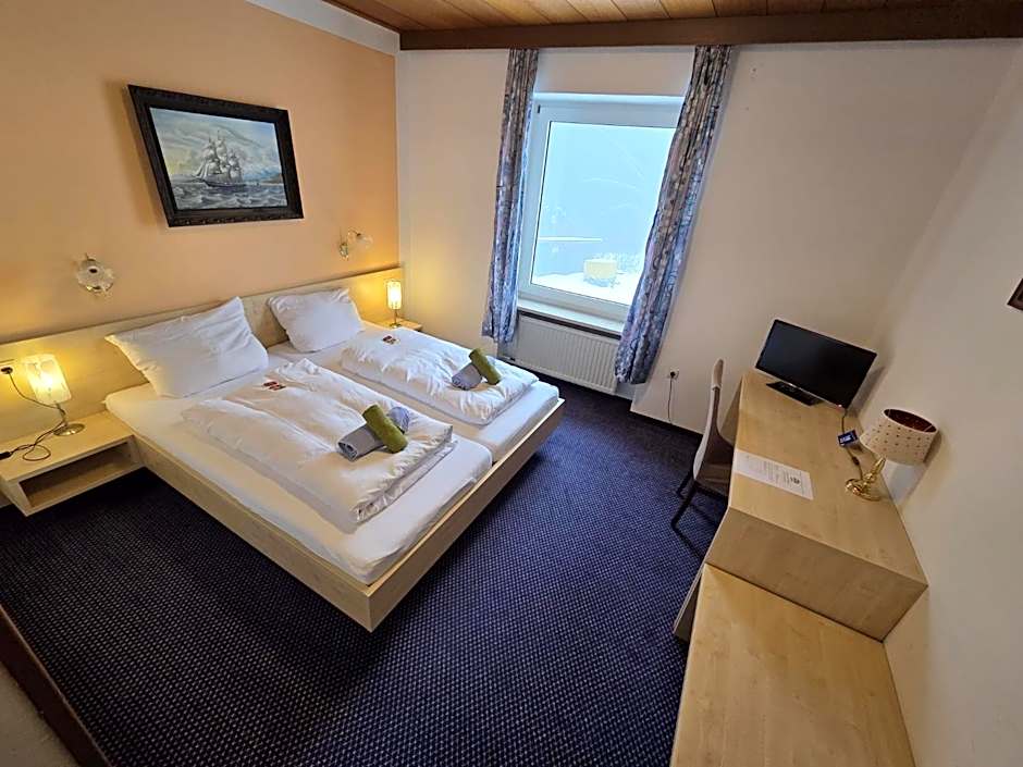 Hotel BURGWALD
