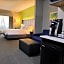 Holiday Inn Express Pearland By IHG