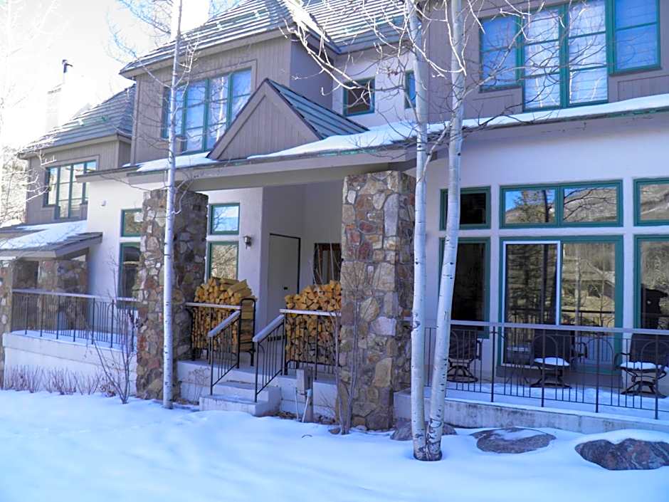 Highlands Townhome by Vail Realty