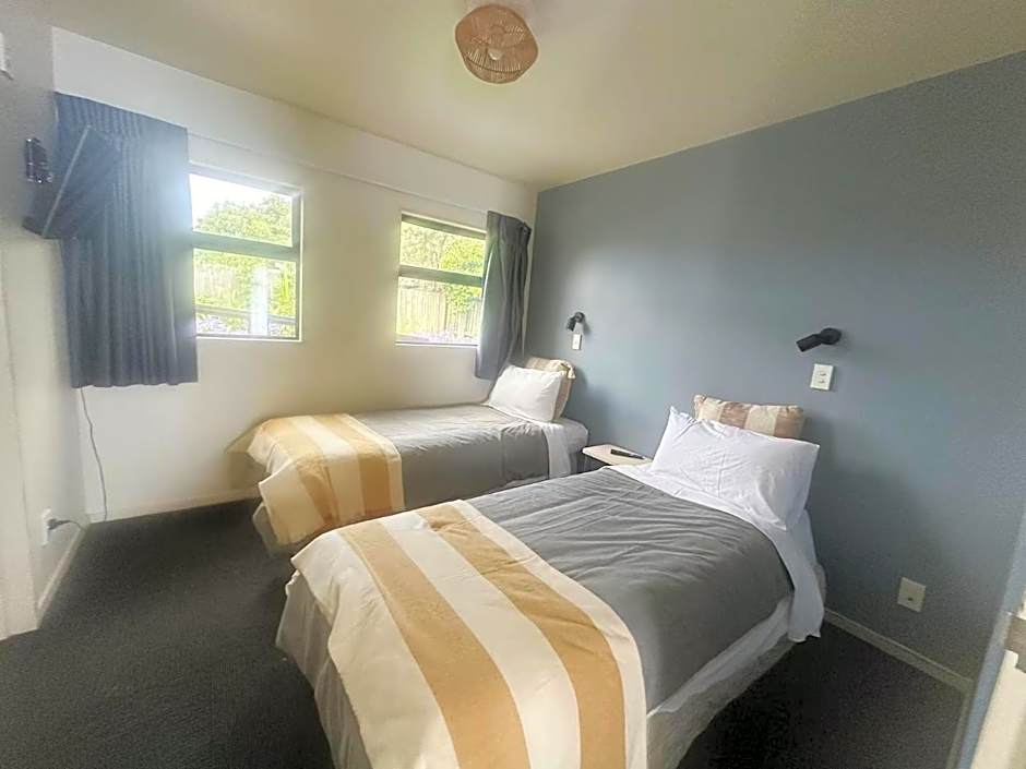 AAA Northlands Motel