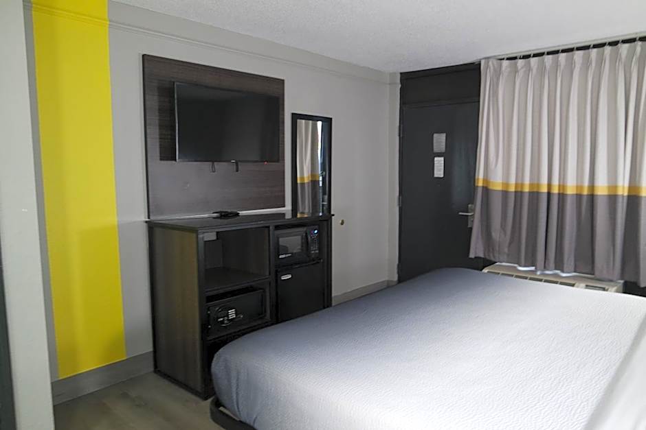 Super 8 by Wyndham Savannah