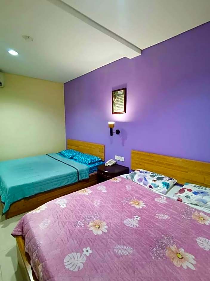 PAVILION INN HOTEL LUMUT