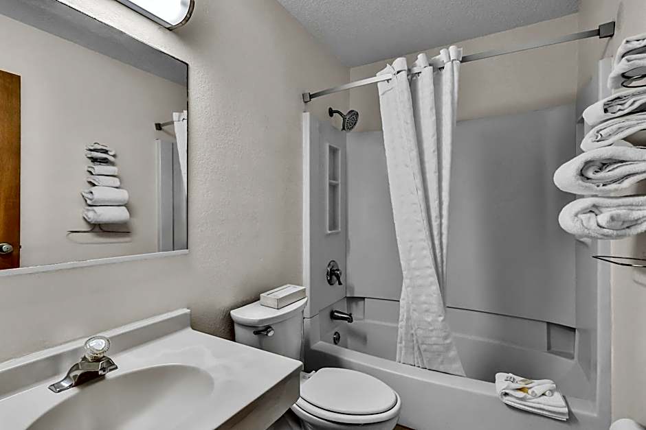 Photo 1 of 4 of 1 Queen Bed, Mobility Accessible