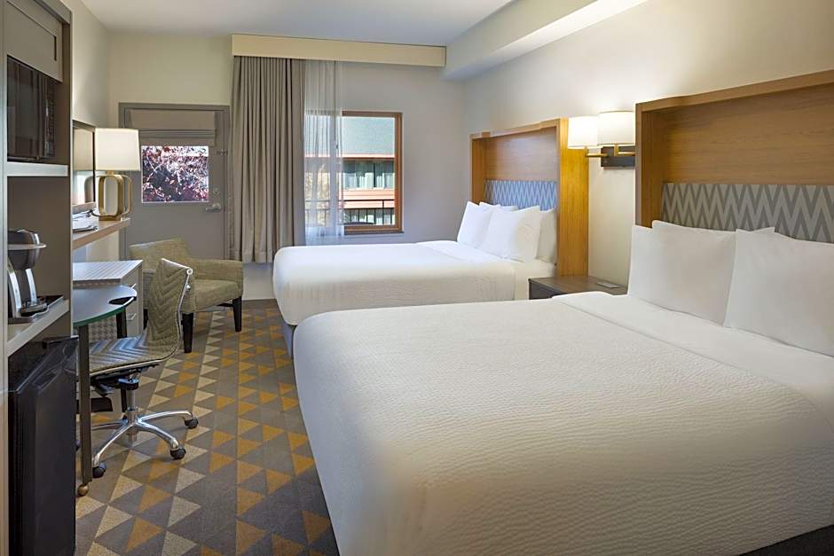 Photo 1 of 9 of Standard 2 Queen Beds, Pet-Friendly, Courtyard View
