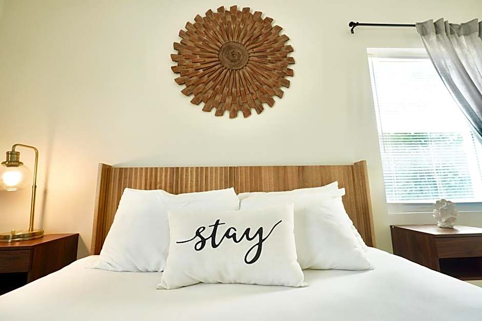 SōLE Suite #1-2 min to BEACH-Patio & Courtyard