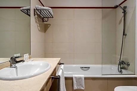 Deluxe triple room (2ad+1 child) + Spa access