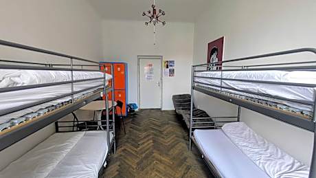 Bed in 4-Bed Mixed Dormitory Room