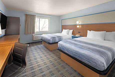 Queen Room with Two Queen Beds - Non-Smoking