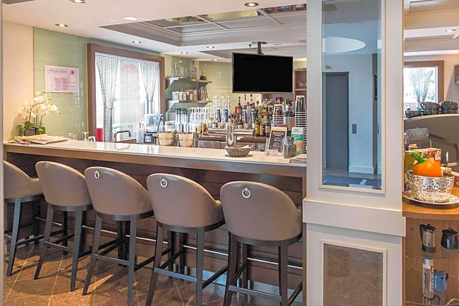 Les Suites Victoria, an Ascend Collection Hotel