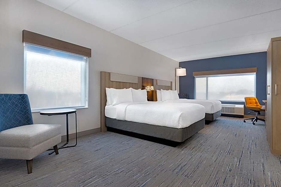 Holiday Inn Express And Suites St.Thomas. By IHG