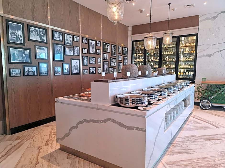 Taj Jumeirah Lakes Towers