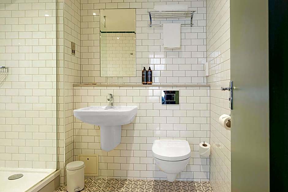 Bristol Grand Hotel By Sunday
