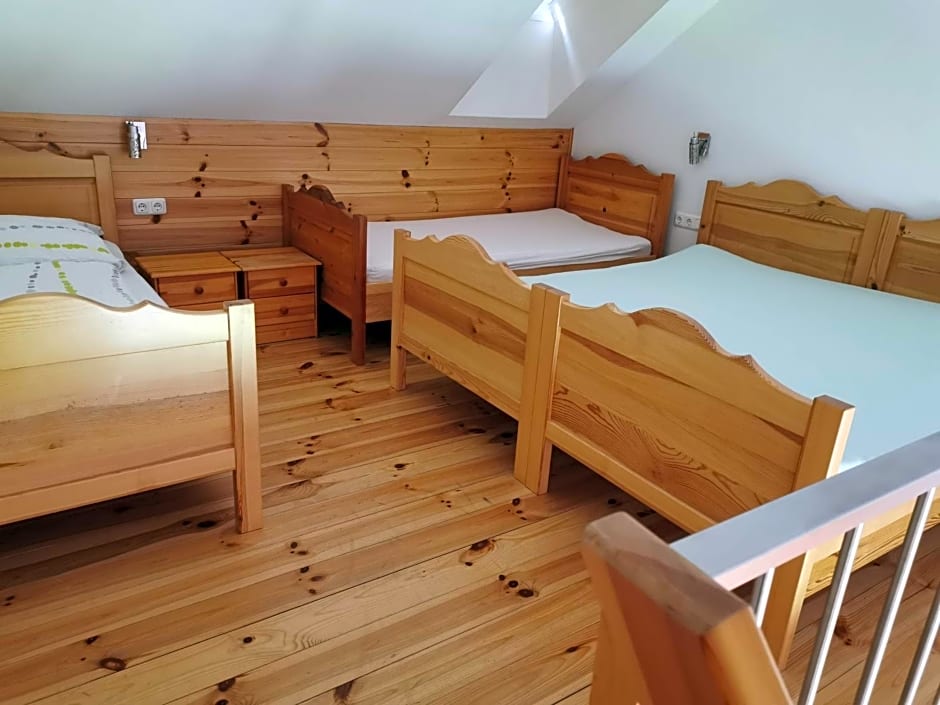 Kindererlebnis- und Biobauernhof Hipp-Bruckner