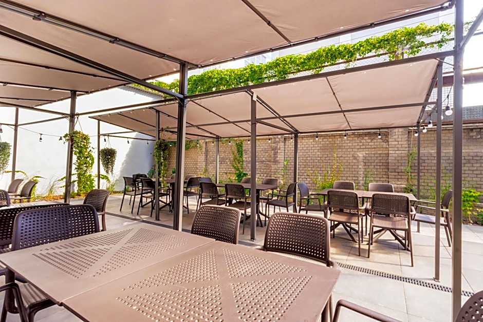 Noclegi Stadion Bed & Breakfast
